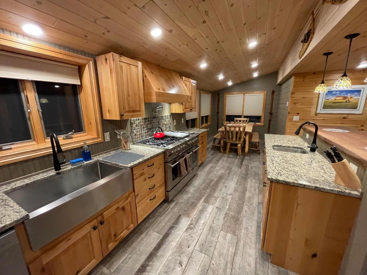 Adirondack Lake Cabins Hotel Indian Lake ภายนอก รูปภาพ