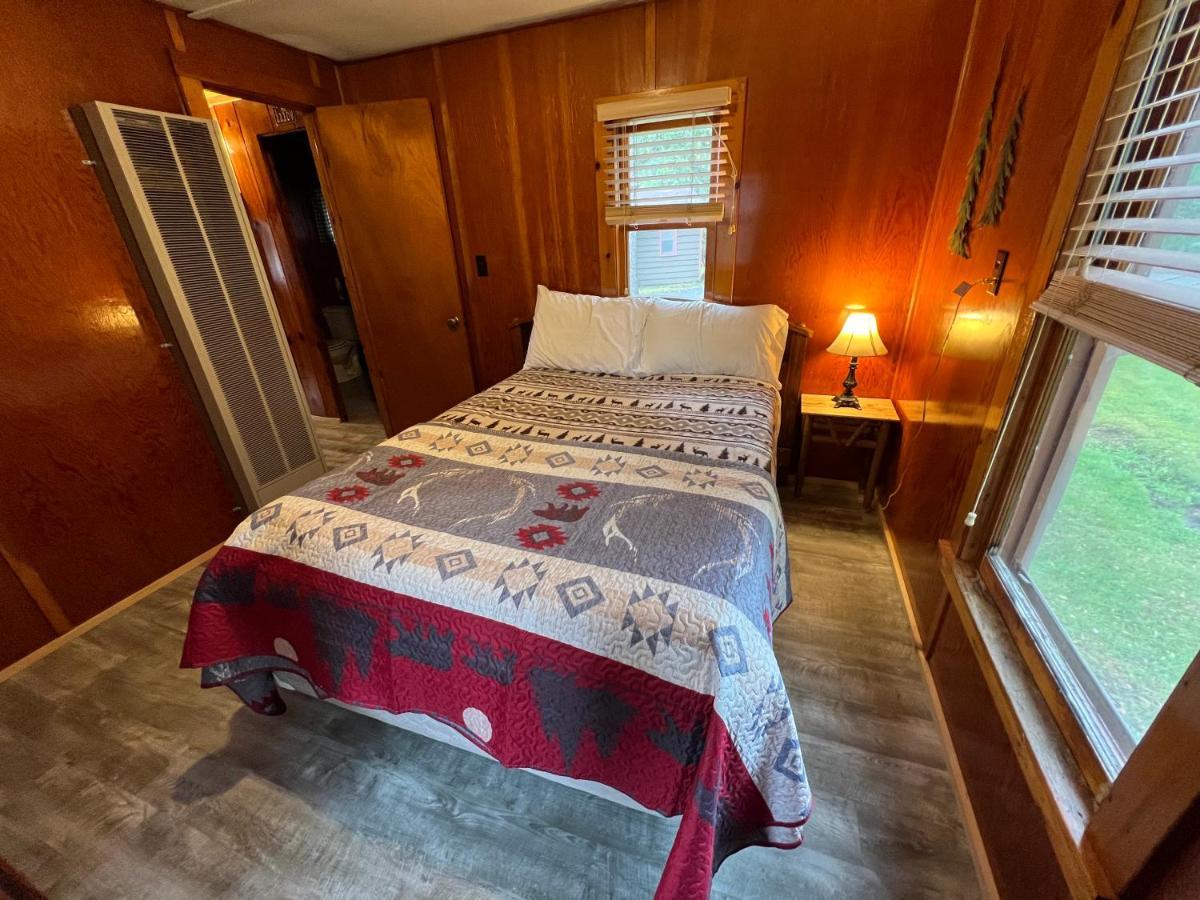 Adirondack Lake Cabins Hotel Indian Lake ภายนอก รูปภาพ