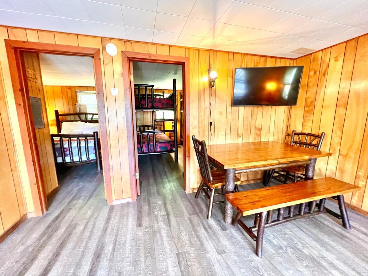 Adirondack Lake Cabins Hotel Indian Lake ภายนอก รูปภาพ