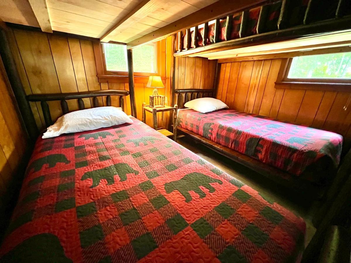 Adirondack Lake Cabins Hotel Indian Lake ภายนอก รูปภาพ
