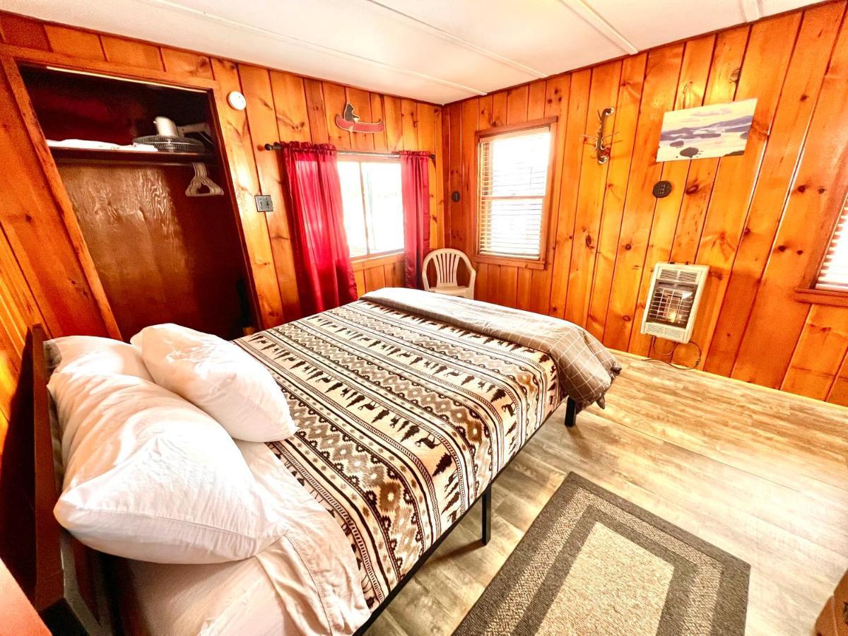 Adirondack Lake Cabins Hotel Indian Lake ภายนอก รูปภาพ