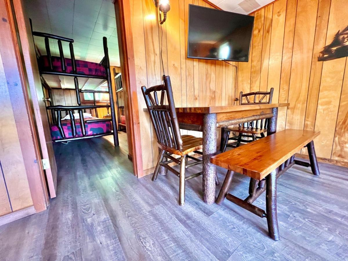 Adirondack Lake Cabins Hotel Indian Lake ภายนอก รูปภาพ