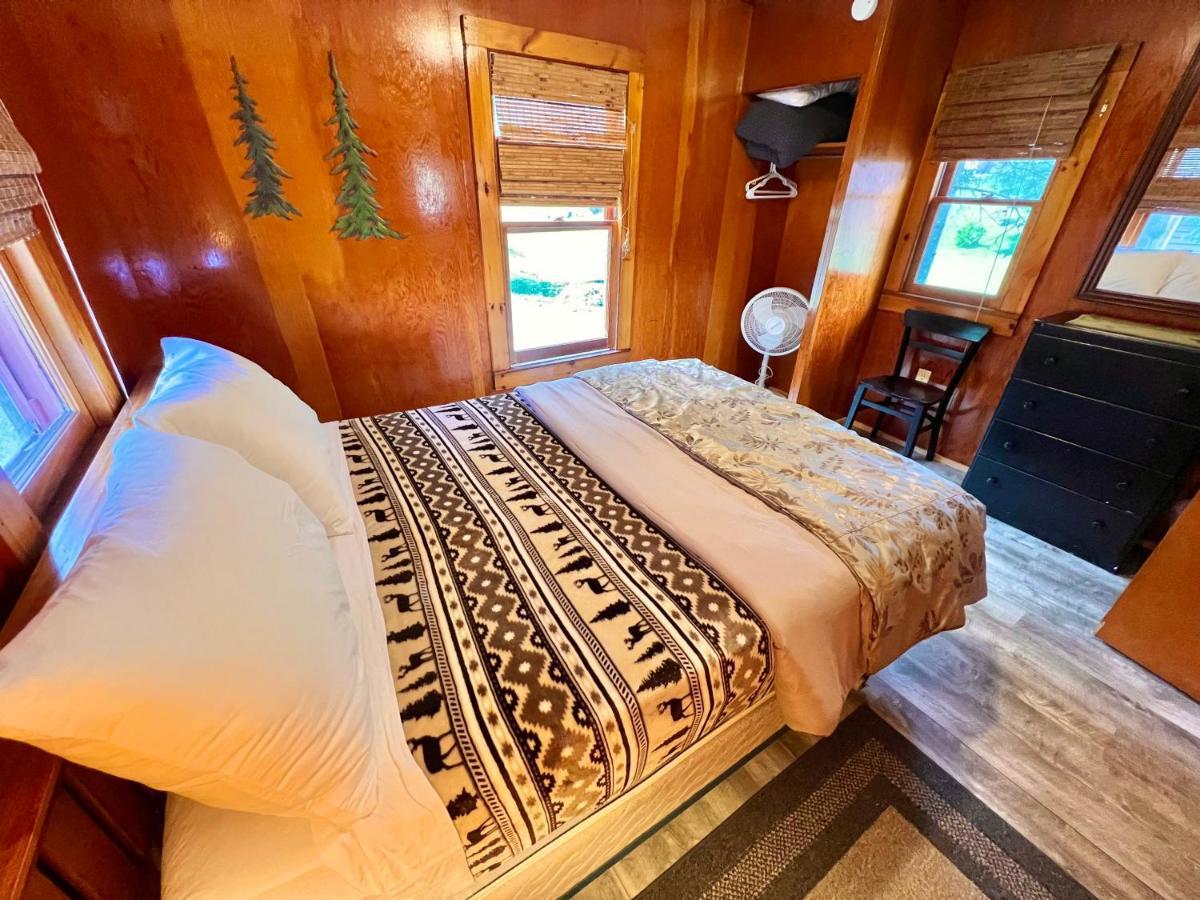 Adirondack Lake Cabins Hotel Indian Lake ภายนอก รูปภาพ
