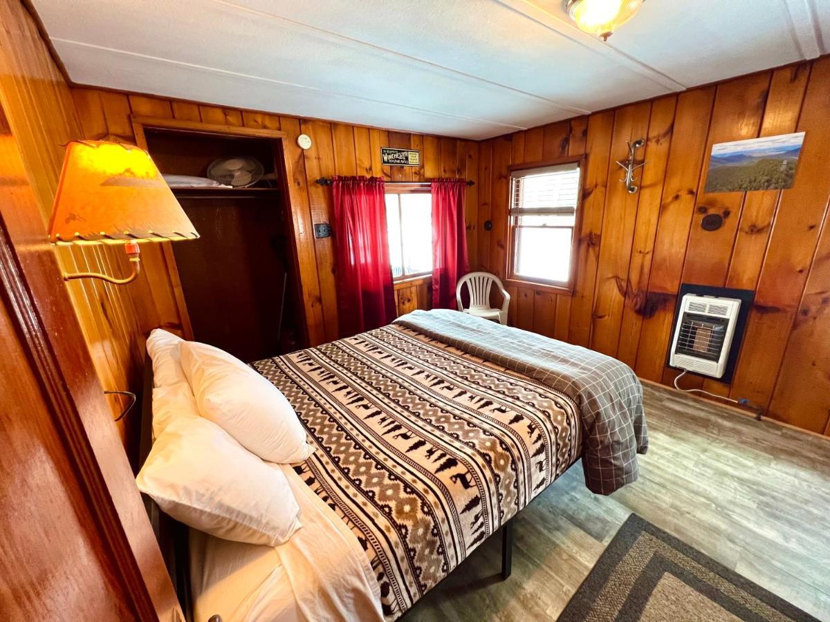 Adirondack Lake Cabins Hotel Indian Lake ภายนอก รูปภาพ