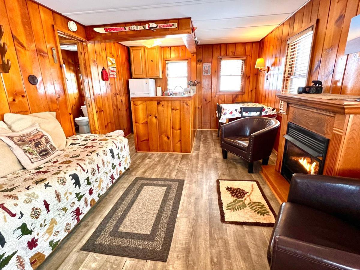 Adirondack Lake Cabins Hotel Indian Lake ภายนอก รูปภาพ