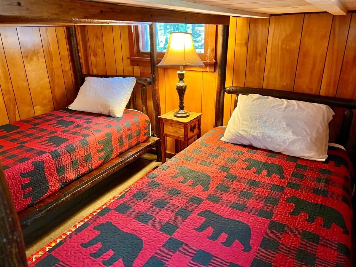 Adirondack Lake Cabins Hotel Indian Lake ภายนอก รูปภาพ